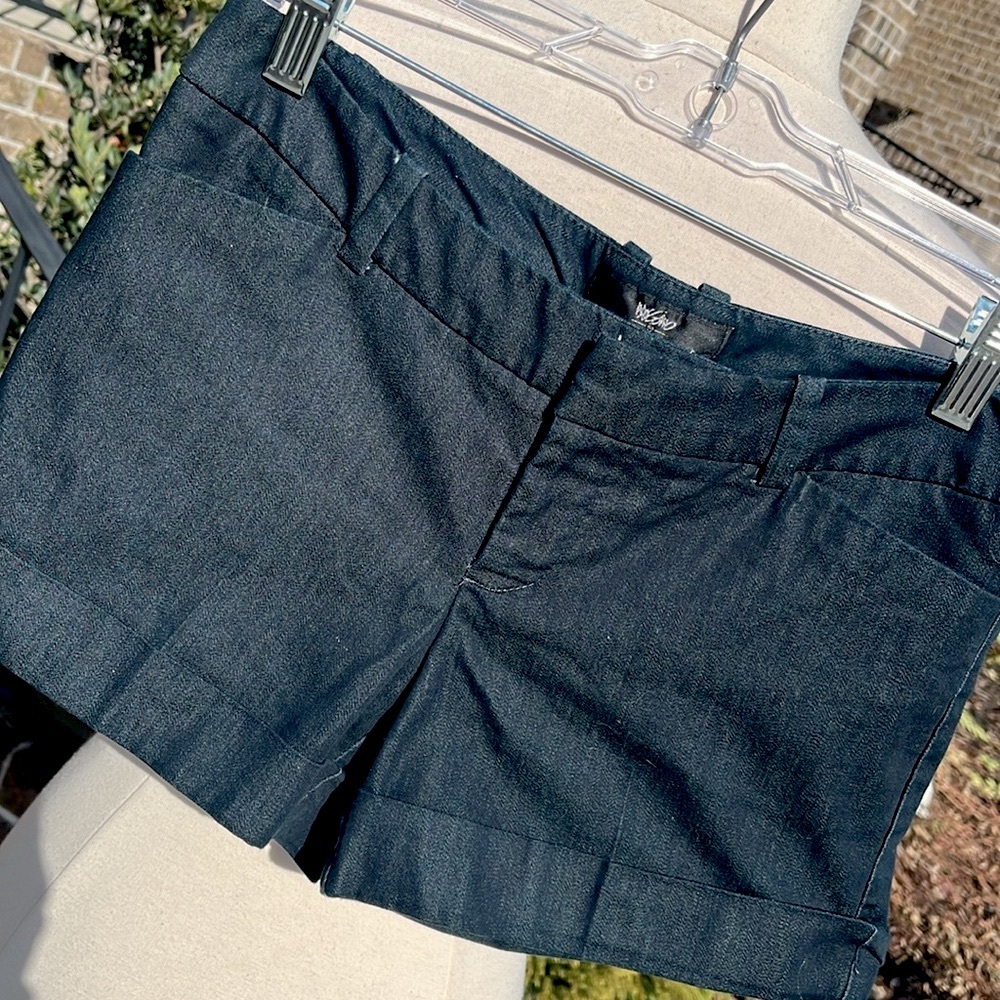 Low Rise Cuffed Shorts